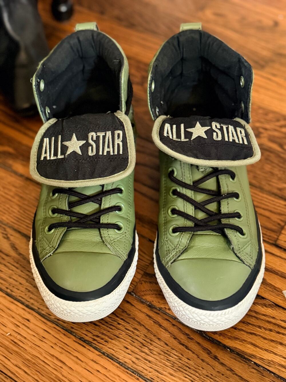Converse All Star High Top Leather Sneakers Olive Green Unisex Men’s 7 Women’s 9